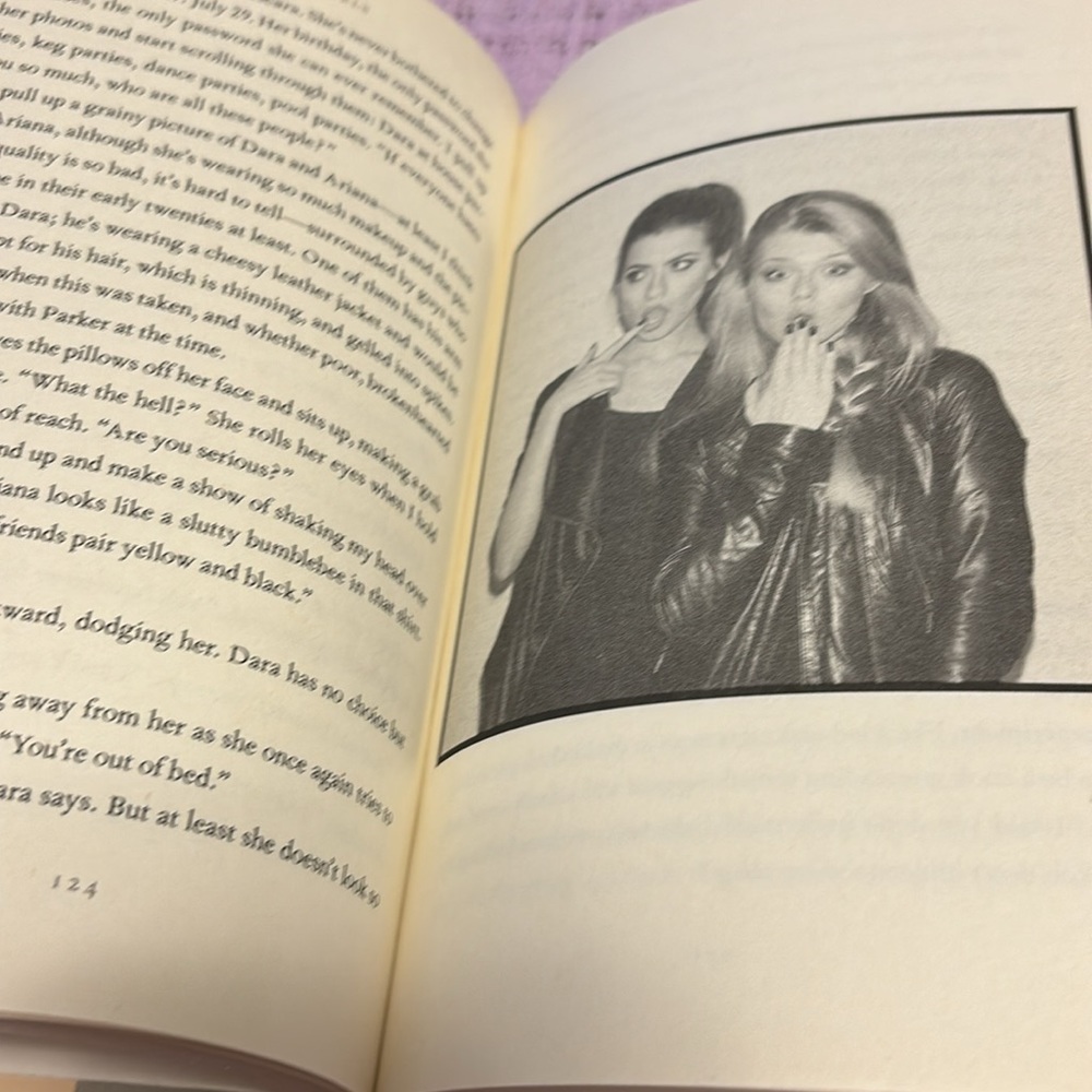Vanishing Girls by Lauren Oliver Hardback Novel - Picture 6 of 8